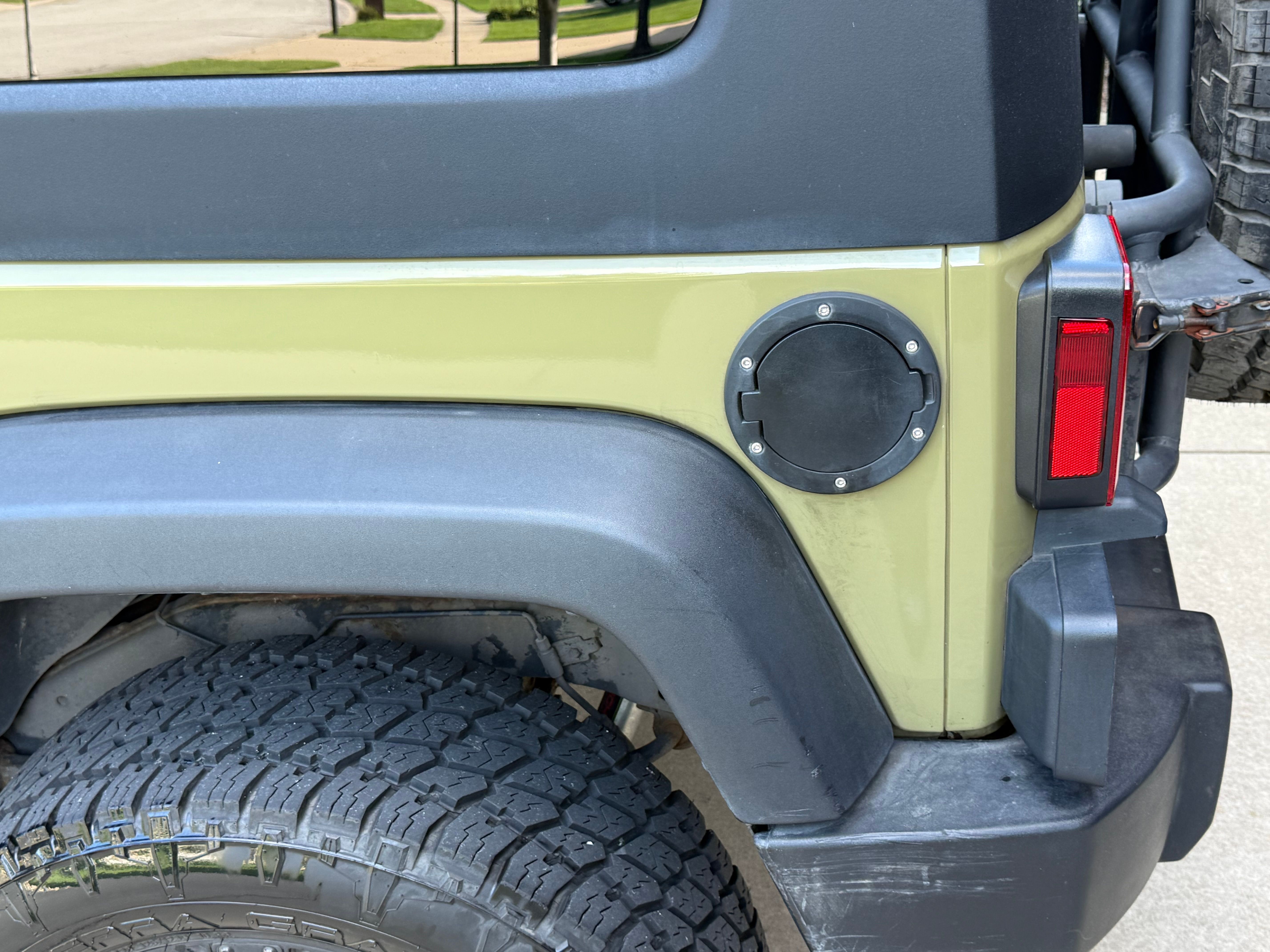 Used 2013 Jeep Wrangler Sport w/ Connectivity Group AWD/4WD image 10