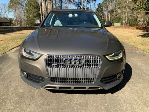 Used 2015 Audi A4 Premium Plus w/ Technology Package image 4