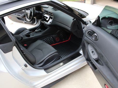 Used 2023 Nissan Z w/ Floor Mat Package (L93) image 19