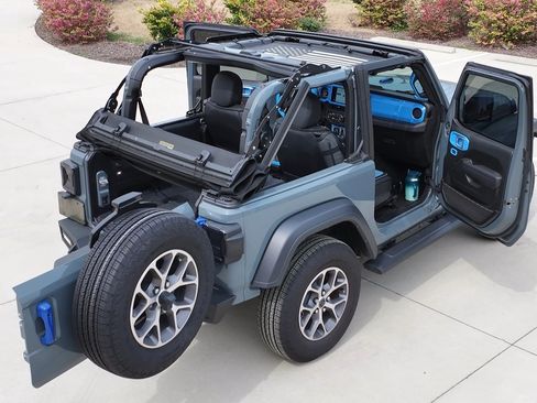 Used 2024 Jeep Wrangler Sport image 4