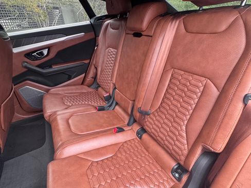 Used 2019 Lamborghini Urus image 14