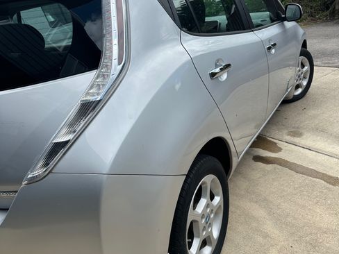 Used 2013 Nissan Leaf SV w/ LED & Quick Charge Pkg FWD image 10