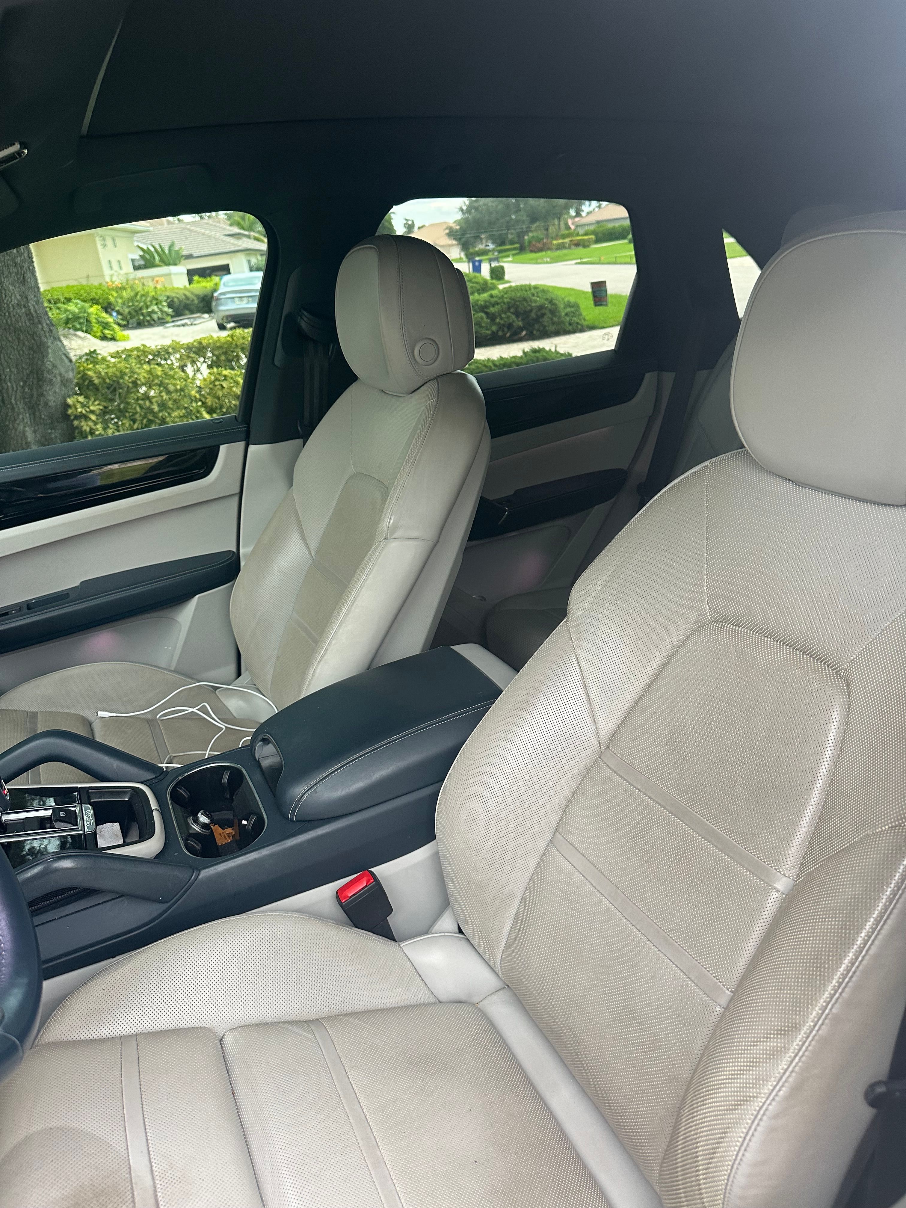 Used 2021 Porsche Cayenne AWD/4WD image 5