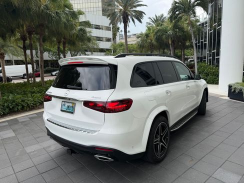 Used 2025 Mercedes-Benz GLS 450 4MATIC image 2