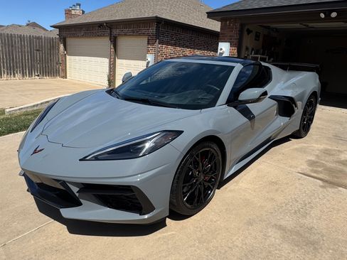 Used 2025 Chevrolet Corvette Stingray Coupe w/ 1LT RWD image 2