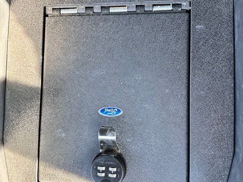 Used 2022 Ford F250 Lariat image 6