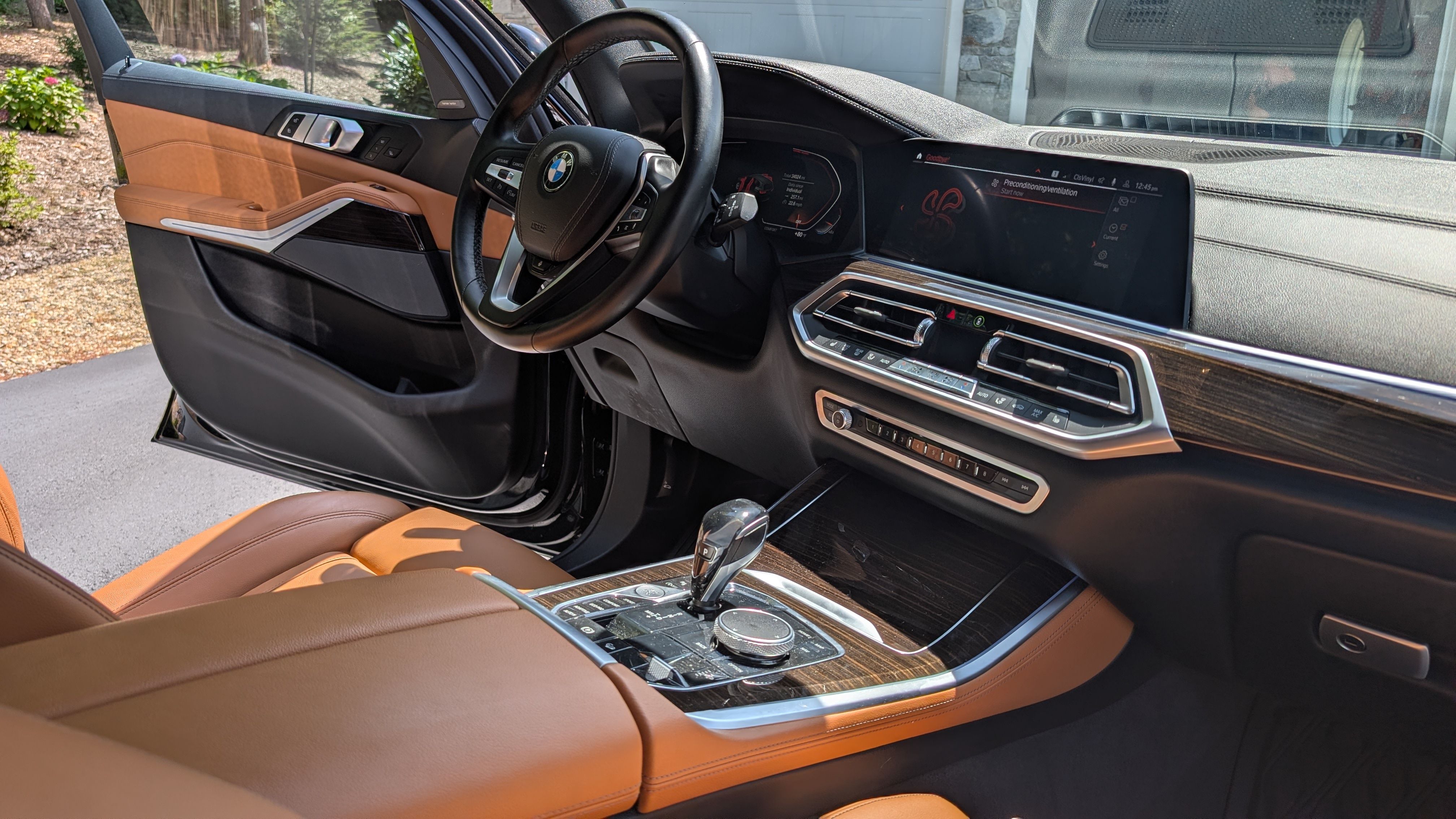 Used 2019 BMW X5 xDrive50i w/ Premium Package 2 AWD/4WD image 6