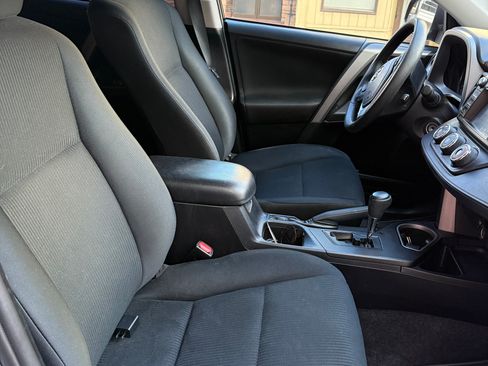 Used 2017 Toyota RAV4 LE image 15