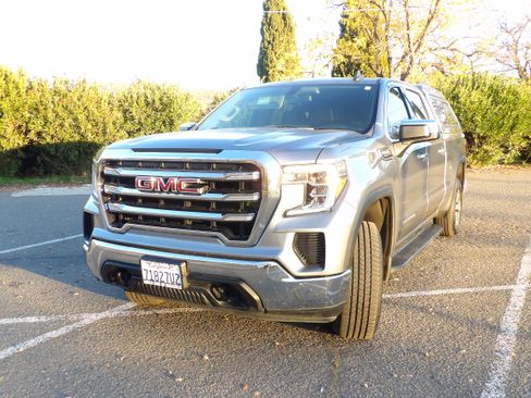 Used 2019 GMC Sierra 1500 SLE w/ SLE Value Package image 5
