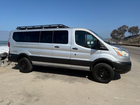 Used 2016 Ford Transit 350 XLT RWD image 4