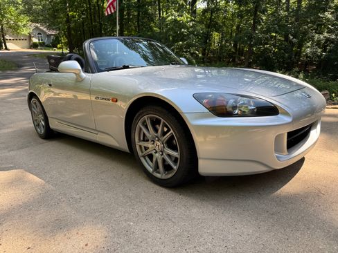 Used 2005 Honda S2000 image 10