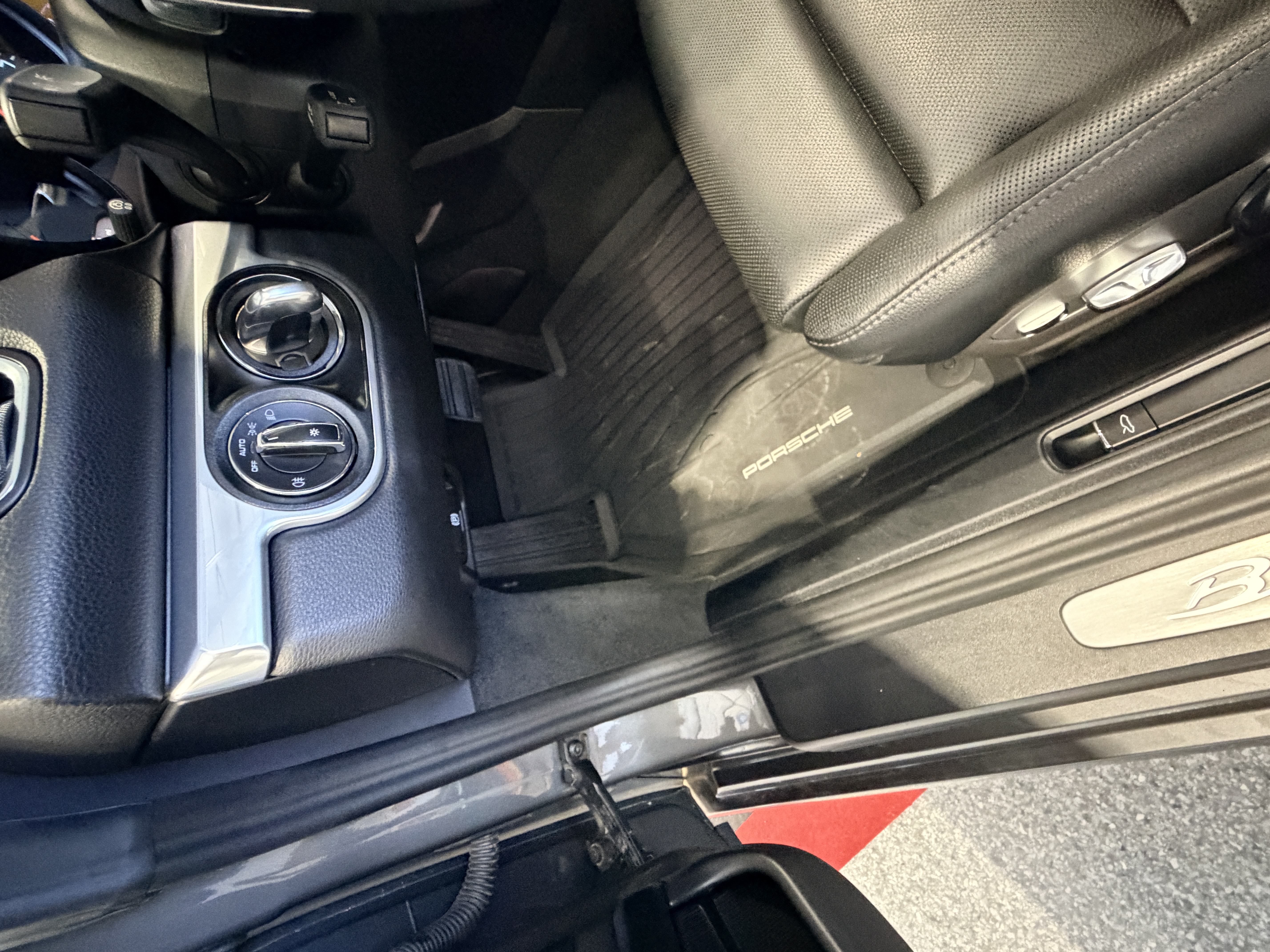 Used 2017 Porsche 718 Boxster RWD image 26