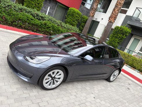 Used 2021 Tesla Model 3 Standard Range Plus RWD image 4
