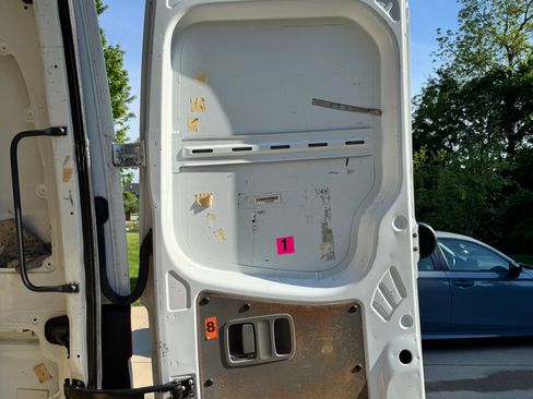 Used 2015 Mercedes-Benz Sprinter 2500 image 20