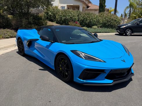 Used 2023 Chevrolet Corvette Stingray Convertible w/ Z51 Performance Package RWD image 2