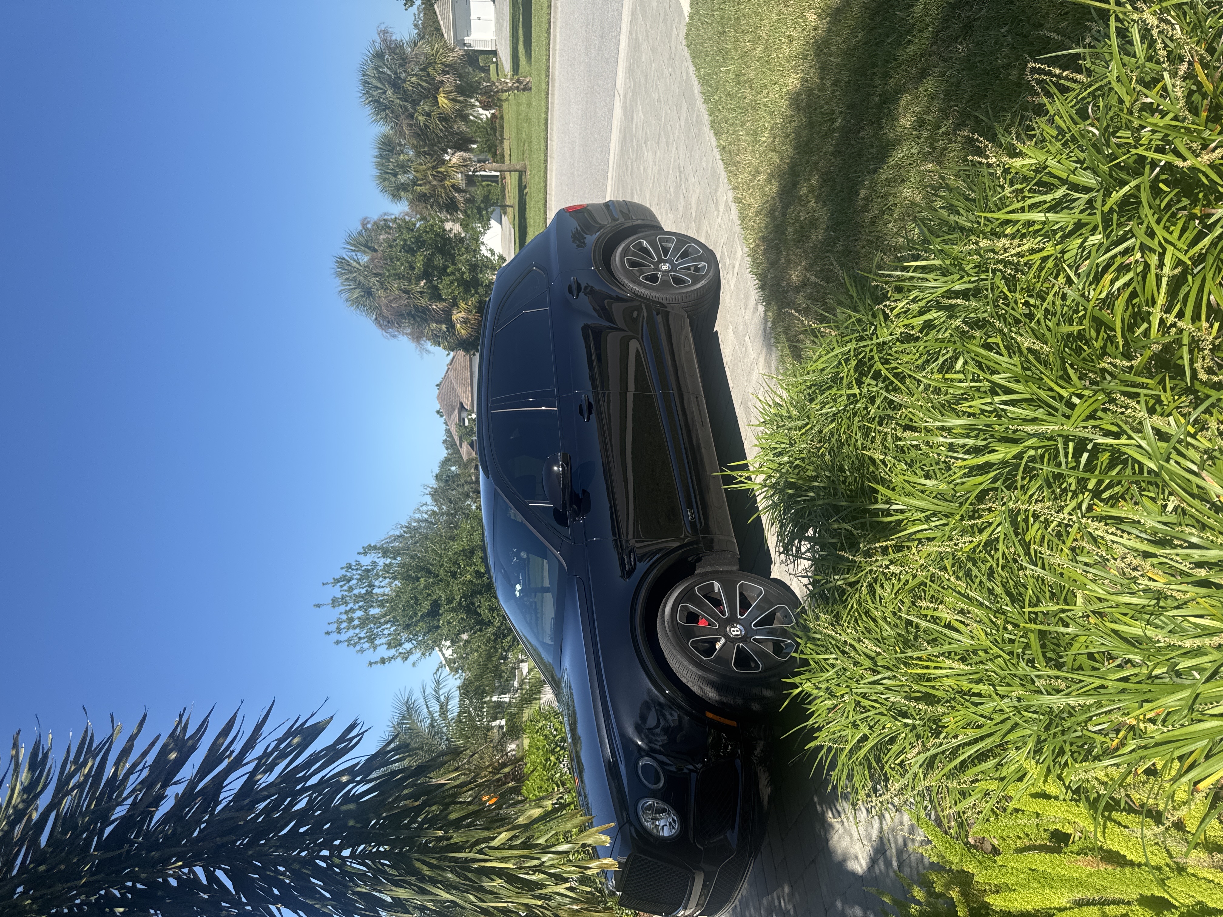 Used 2020 Bentley Bentayga Design Series AWD/4WD image 6
