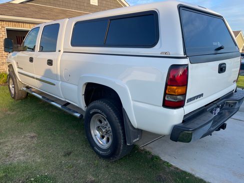 Used 2006 GMC Sierra 2500 SLE w/ Heavy-Duty Power Package AWD/4WD image 9