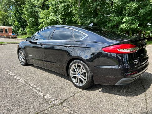 Used 2019 Ford Fusion Titanium FWD image 6