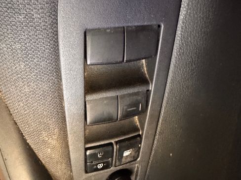 Used 2020 Toyota Corolla LE image 9