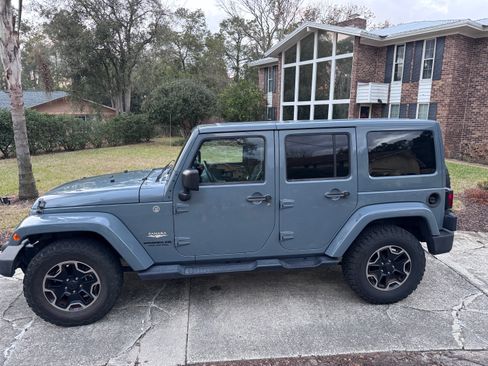 Used 2014 Jeep Wrangler Unlimited Sahara w/ Max Tow Package image 2