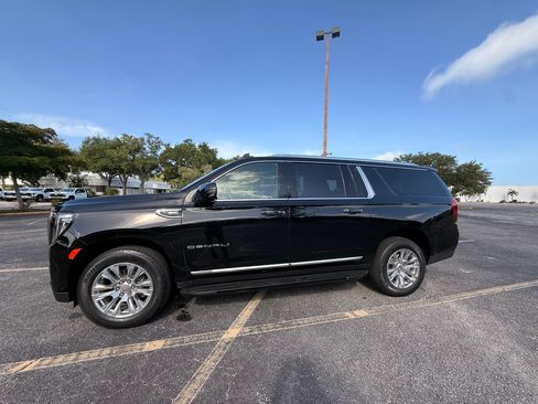Used 2024 GMC Yukon XL Denali w/ Advanced Technology Package RWD image 12