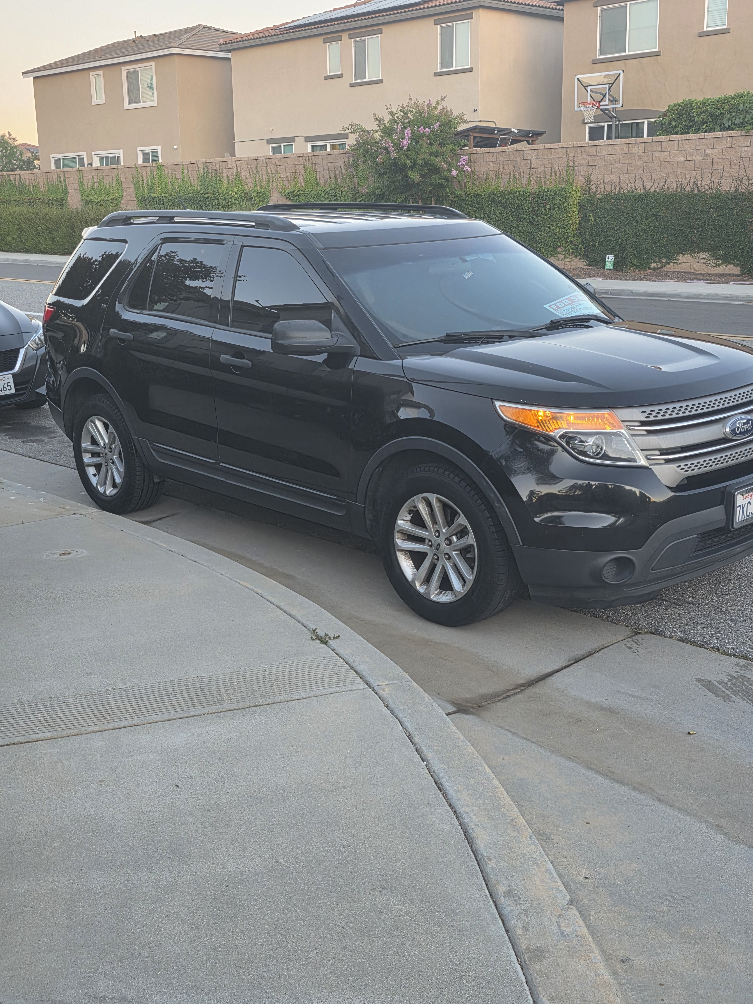 Used 2015 Ford Explorer FWD image 8