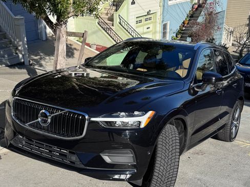 Used 2018 Volvo XC60 T6 Momentum w/ Convenience Package image 1