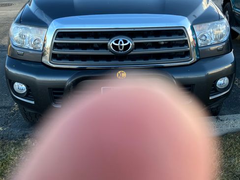 Used 2015 Toyota Sequoia SR5 image 4