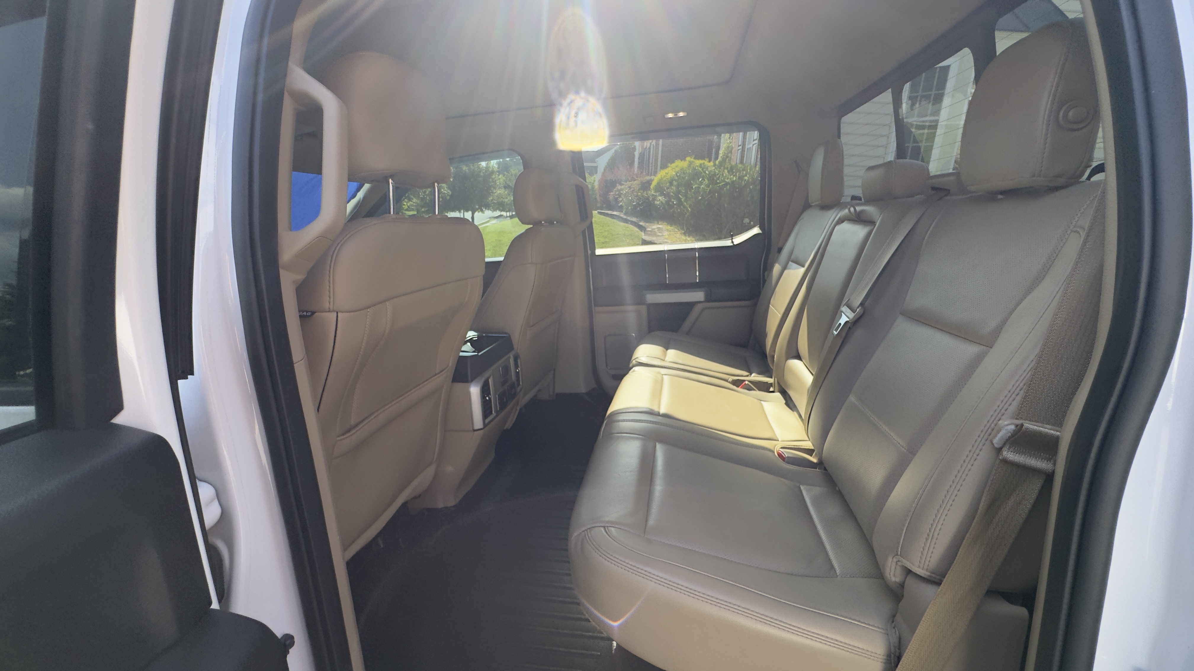 Used 2017 Ford F150 Lariat w/ Equipment Group 502A Luxury AWD/4WD image 14