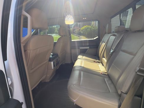Used 2017 Ford F150 Lariat w/ Equipment Group 502A Luxury AWD/4WD image 14