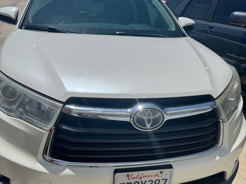Used 2014 Toyota Highlander Limited Platinum image 5
