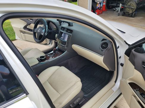 Used 2012 Lexus IS 350 image 9