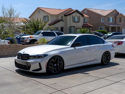 Used 2025 BMW M340i xDrive w/ Premium Package image 5