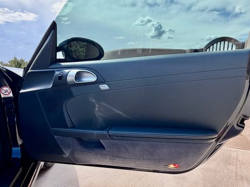 Used 2006 Porsche Cayman S RWD image 17