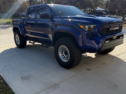 Used 2024 Toyota Tacoma TRD Sport image 4