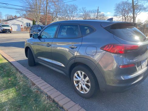 Used 2019 Hyundai Tucson SE image 2