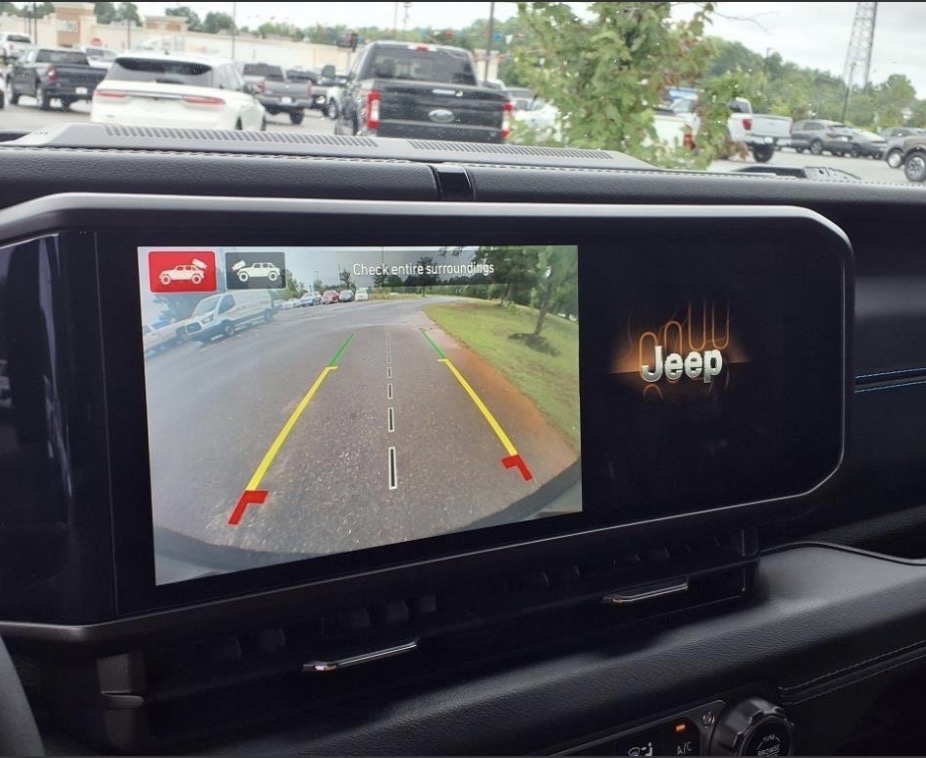 Used 2024 Jeep Wrangler High Altitude AWD/4WD image 20