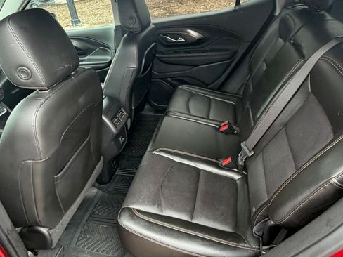 Used 2021 GMC Terrain SLT w/ Infotainment Package II AWD/4WD image 9
