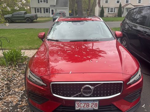 Used 2020 Volvo V60 T5 Cross Country image 4