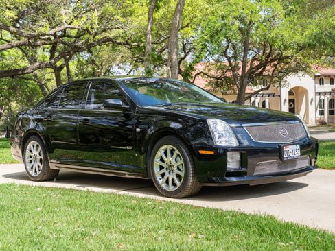 Used 2006 Cadillac STS V image 1