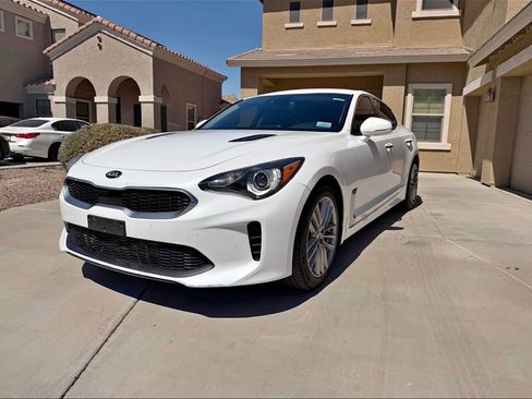 Used 2018 Kia Stinger image 1