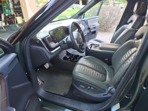 Used 2023 Rivian R1S Launch Edition AWD/4WD image 16