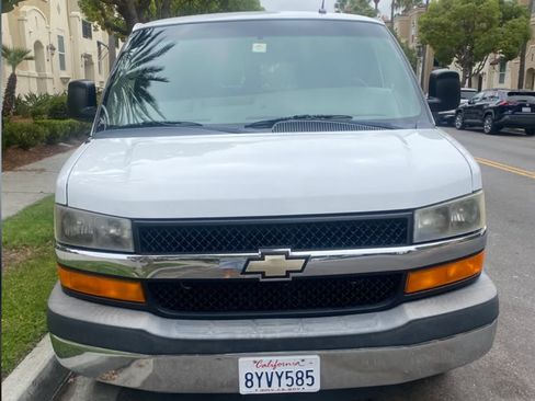 Used 2013 Chevrolet Express 3500 LT w/ LT Preferred Equipment Group image 2