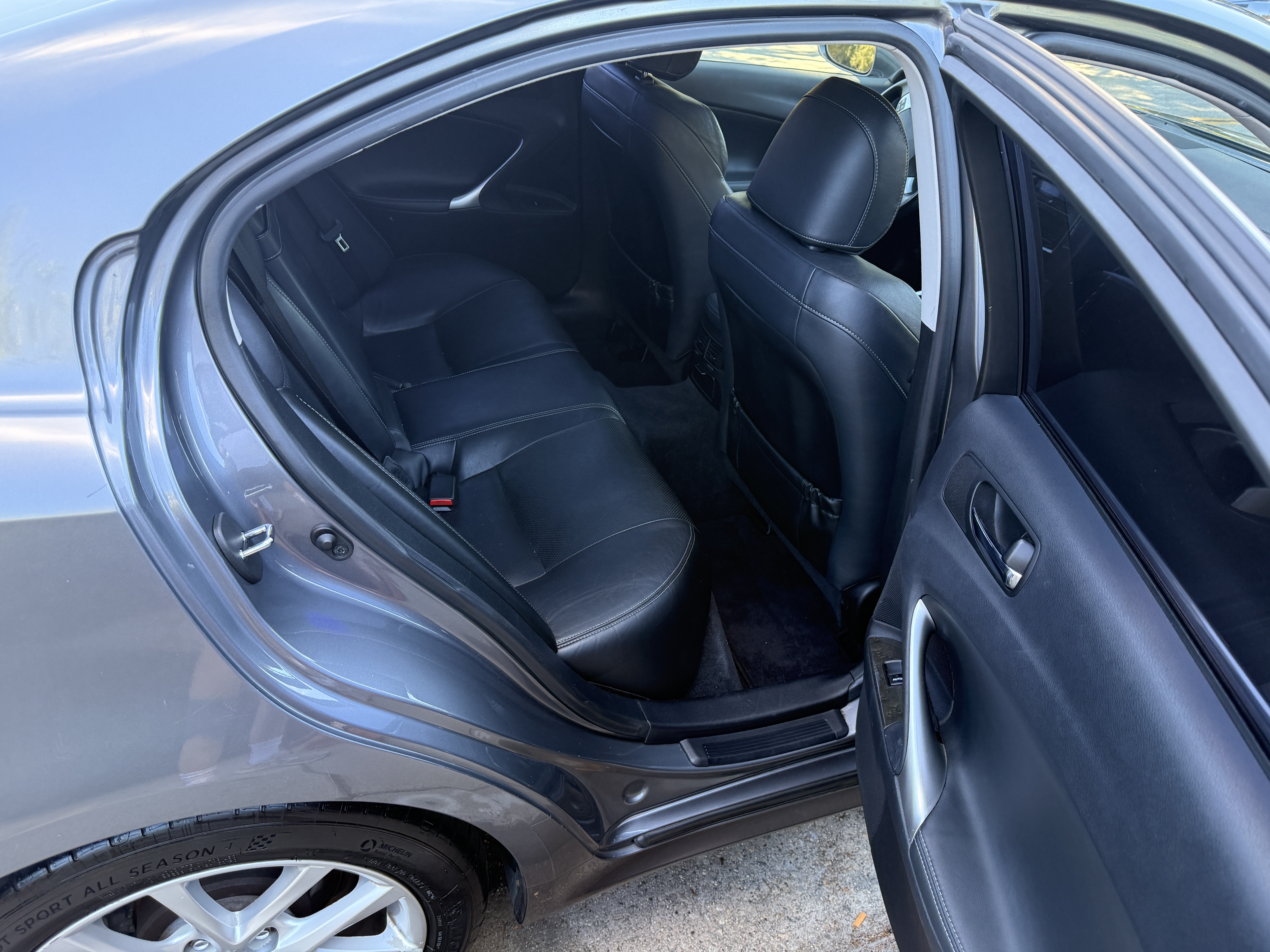 Used 2012 Lexus IS 250 w/ Premium Pkg Value Edition RWD image 8