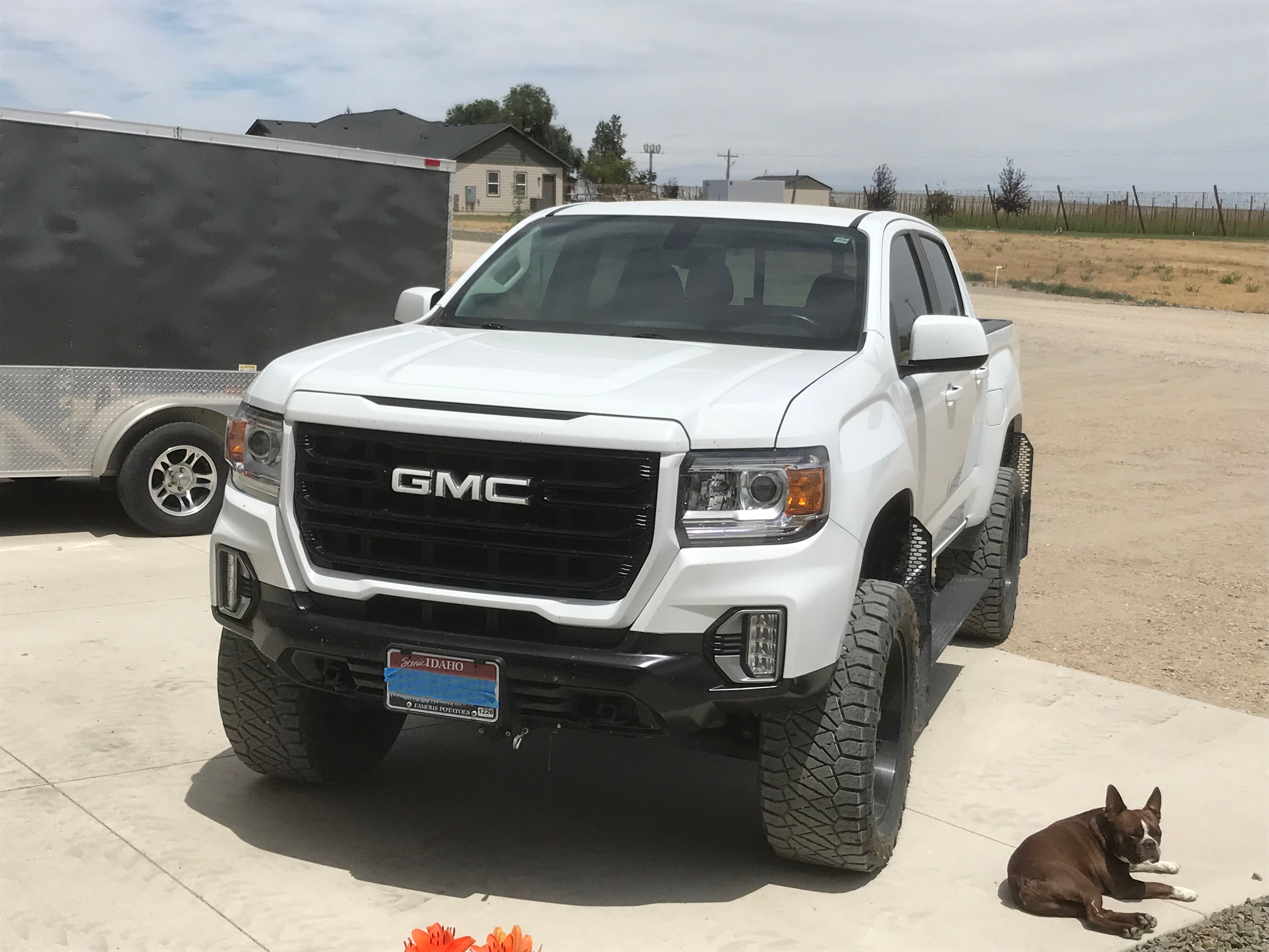 Used 2022 GMC Canyon Elevation w/ Elevation Premium Package AWD/4WD image 2