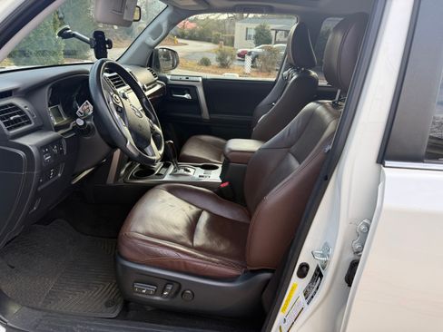 Used 2016 Toyota 4Runner Limited image 6