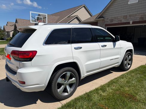 Used 2014 Jeep Grand Cherokee Overland AWD/4WD image 4