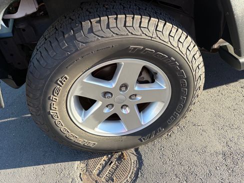 Used 2014 Jeep Wrangler Unlimited Sport w/ Quick Order Package 24S image 11