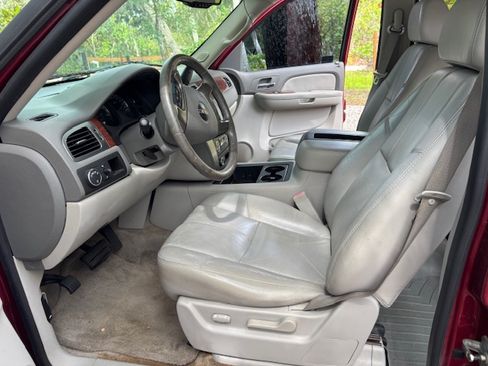 Used 2007 GMC Yukon SLT w/ SLT Preferred Equipment Group image 13