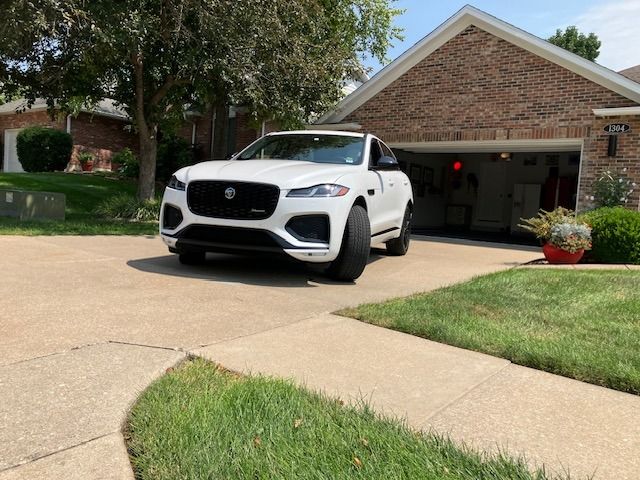 Used 2025 Jaguar F-PACE R-Dynamic S AWD/4WD image 1